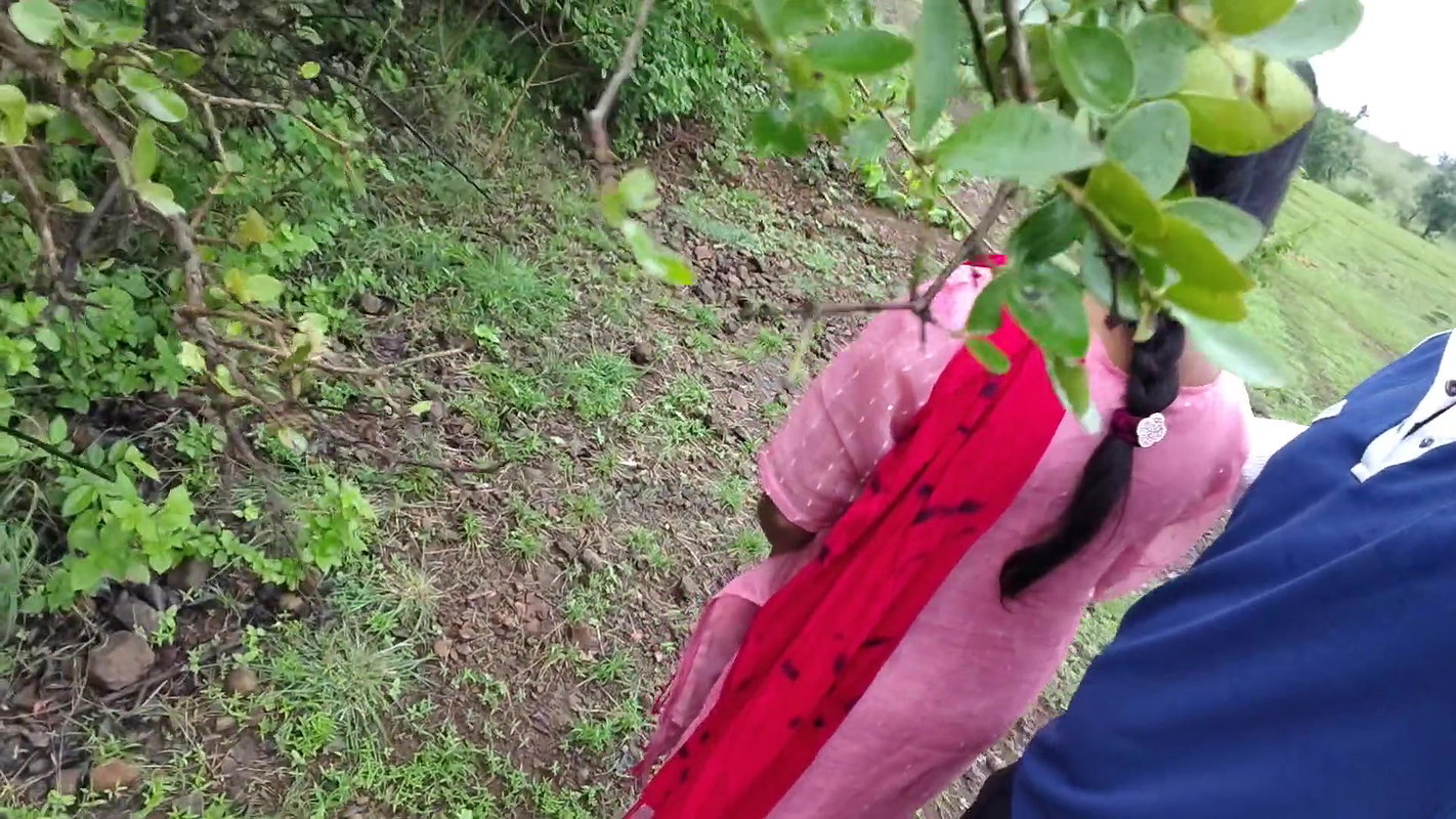 Indian desi movie – Bhabhi from the village had come to the forest to use the bathroom. I had come to the same forest with bike