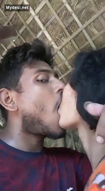 Desi lover fun in park