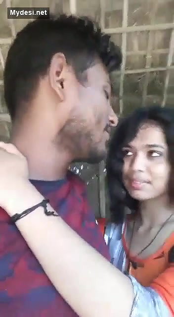 Desi lover fun in park