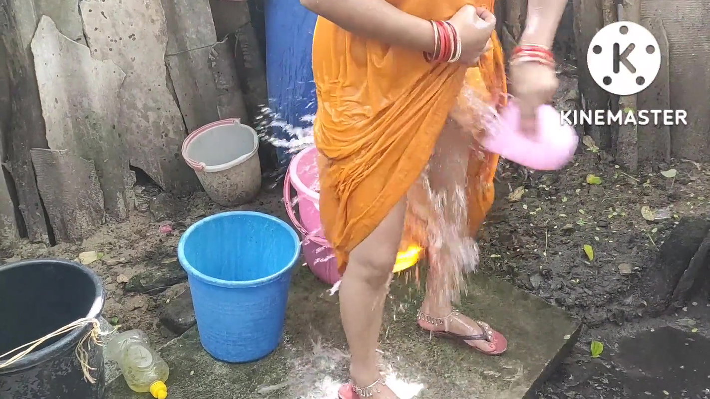 Indian hot housewife hot boobs