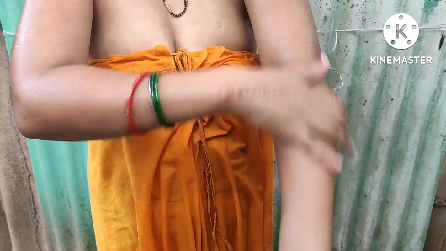 Indian wife bathing outside without any fear