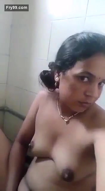 Desi Unsatisfied Married Bhabi Showing And Fingering