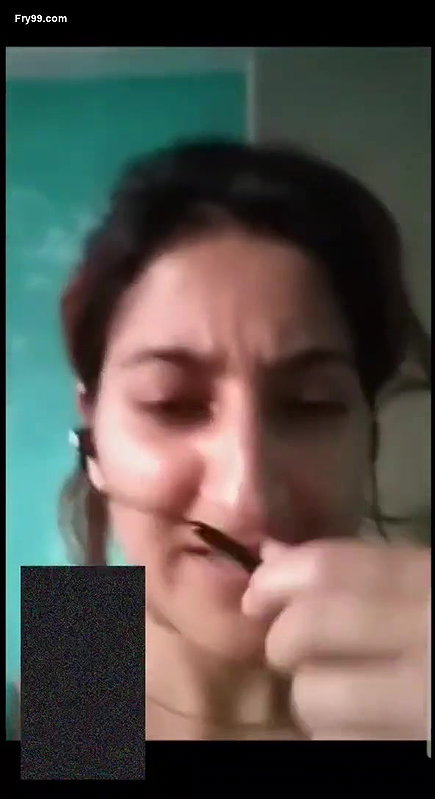 Beautiful Cute Paki Girl Showing