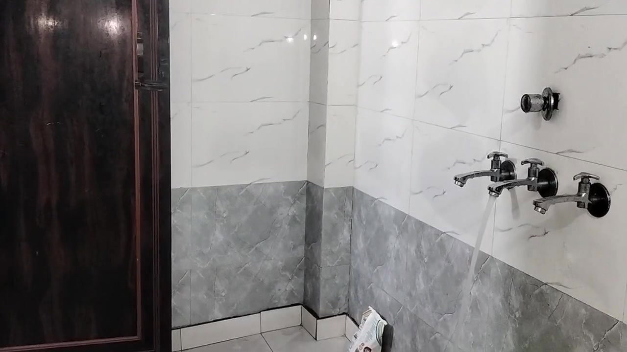 Bhabhi ko bra khol kar doodh daba daba kar pela