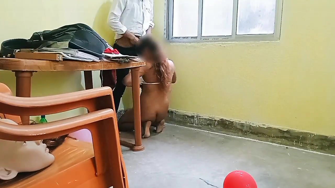 Hindi teacher and student ki desi viral video