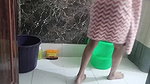 School girl ko bathroom MMS video viral
