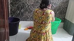 School girl ko bathroom MMS video viral