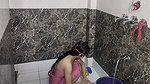 Step sister ko bathroom me nahne ka video bna liya