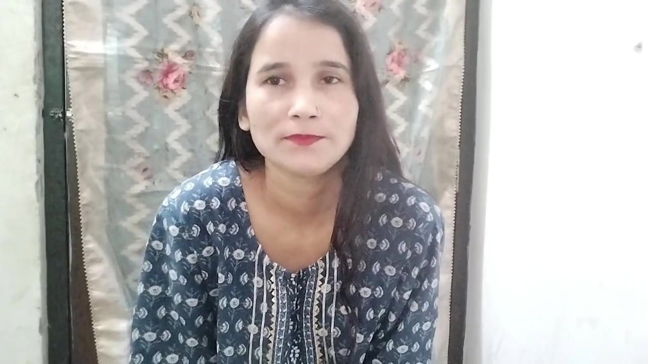 Step sister ko bathroom me piche se pakad ke pel diya