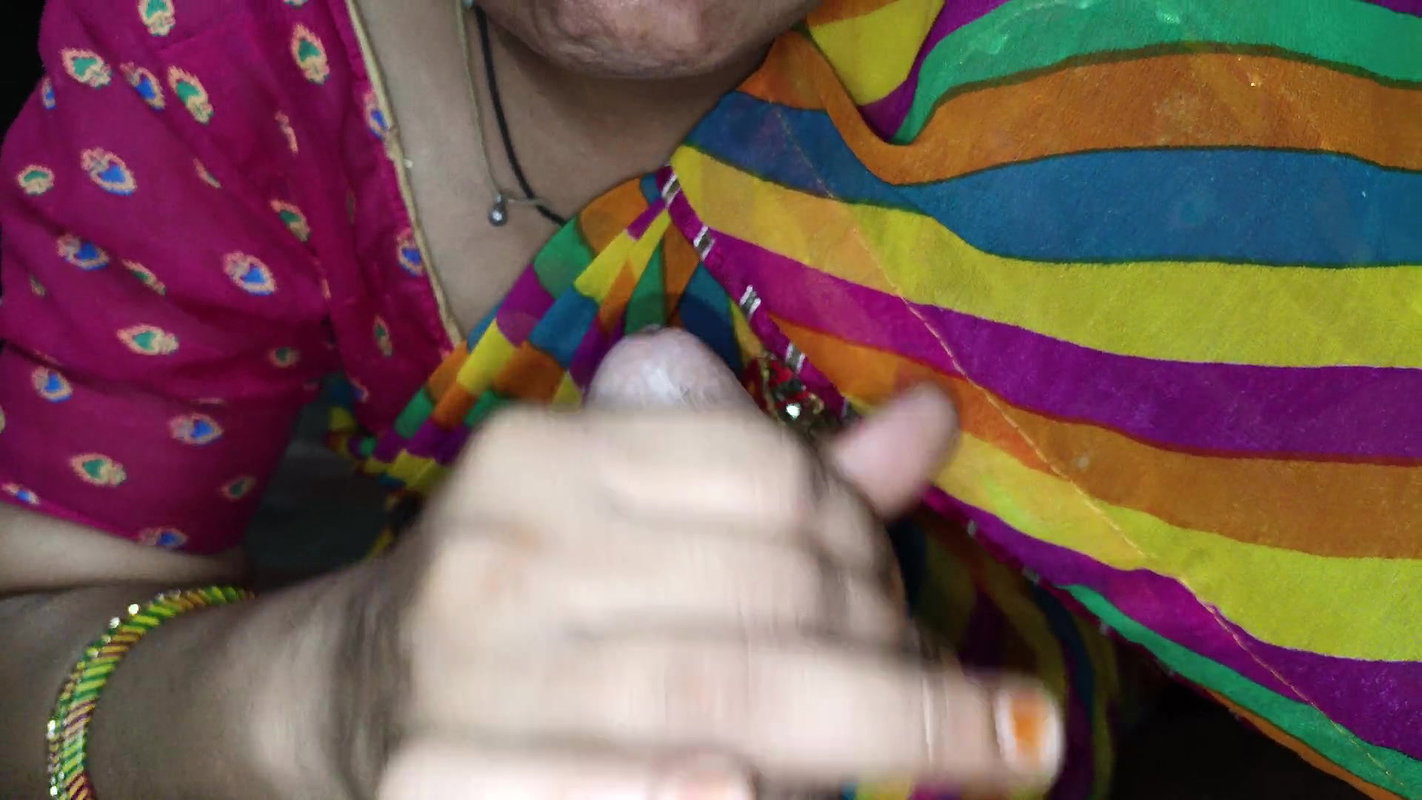 Aunty sucked my small cock with fun and drank all the water of the land Indian Aunty Cum in Mouth Blowjob Job Desi Grill