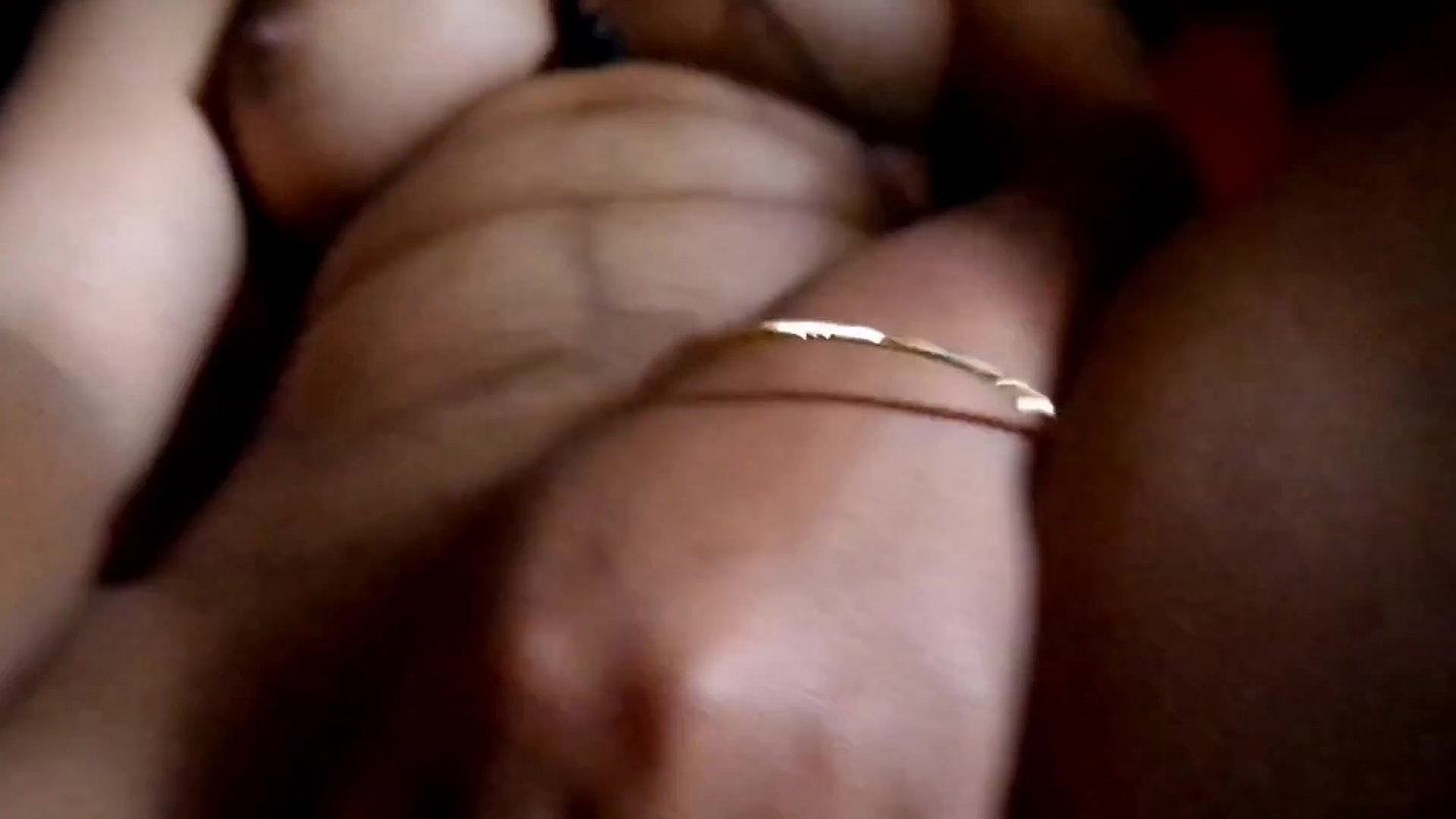 Young Girl Boobs showe Fingring pussy