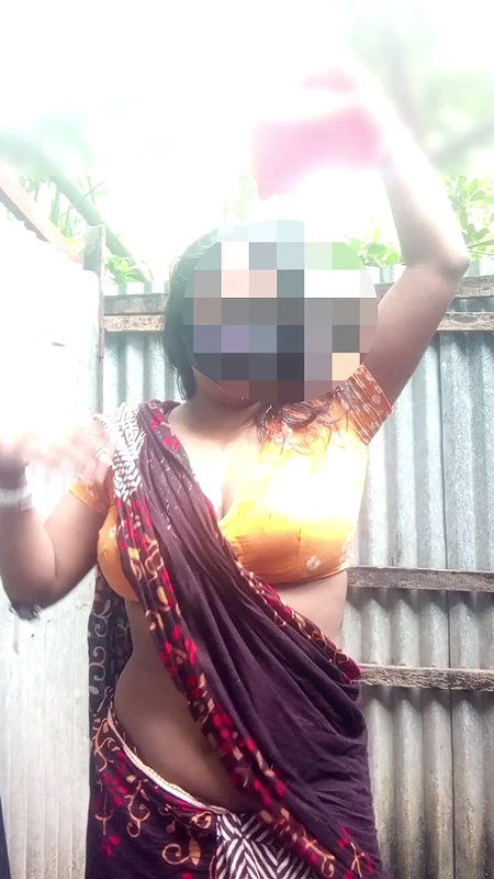 Savita Bhabhi Ki Showar Part 1