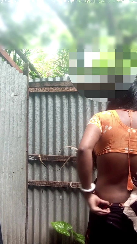 Savita Bhabhi Ki Showar Part 1