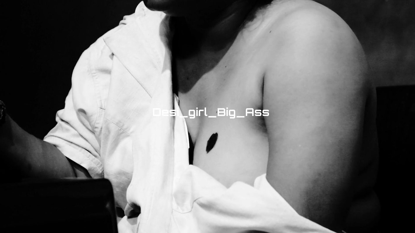 Black and White Show Nadiya’s Real Big Boobs,Huge Ass
