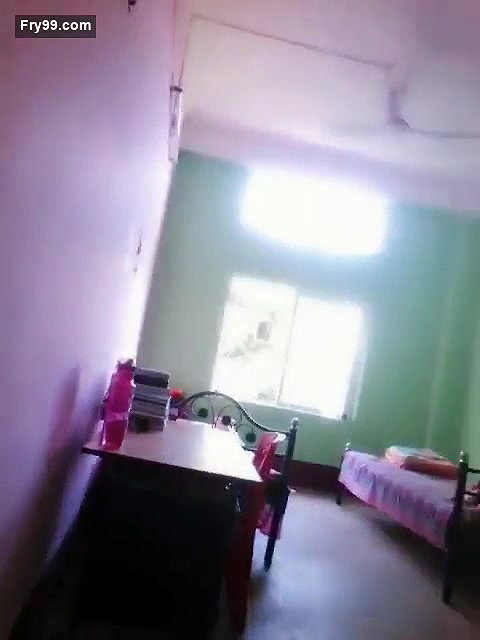 Sexy Desi Girl Showing her Boobs and Wet Pussy