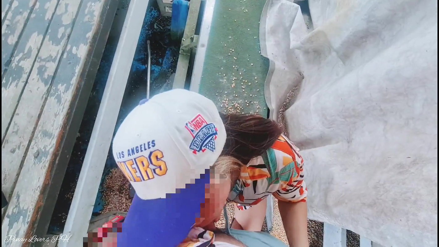 Asian Risky Outdoor Sex in Amusement Park