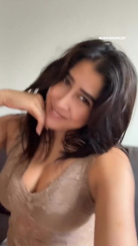 DESIRABLE SEDUCTIVE SOFIA ANSARI MOUTHWATERING CLEAVAGE VIEW UUFFF HQ VIDEO 12