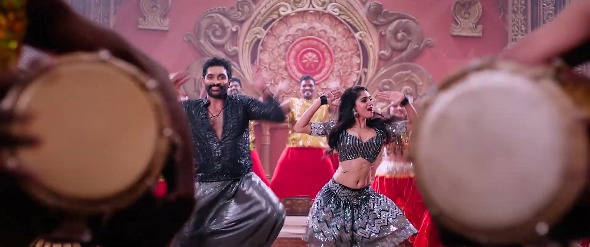 Aaradhya hot navel song – Expressions, Neck caressed, Slight cleavage2