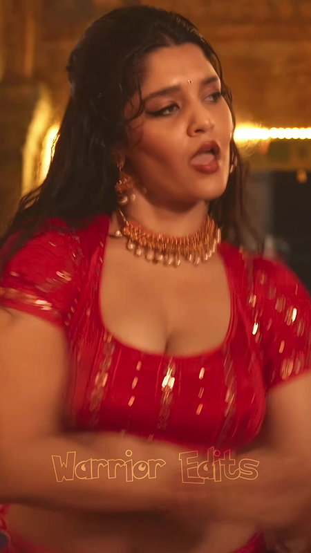 Hot Ritika Singh sexy cleavage and navel2