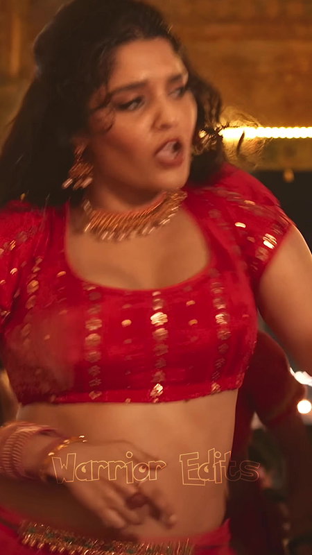 Hot Ritika Singh sexy cleavage and navel2