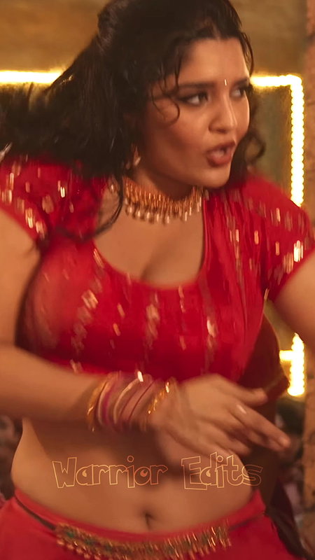 Hot Ritika Singh sexy cleavage and navel2