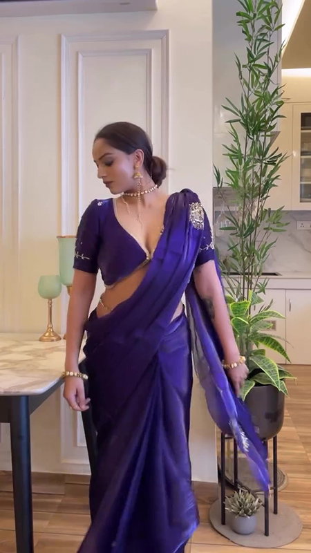 hot desi girl sexy cleavage and tummy in violet dress2