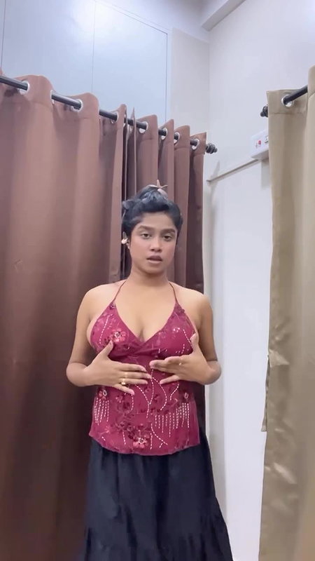 INSTA BABE ANTARA DAS HUGE AMPLE DEEP CLEAVAGE BACKLESS TEASE2