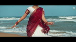 An Unknown hot saree song – Navel show2