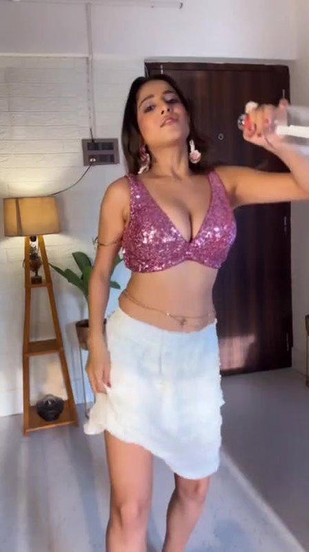 KATE SHARMA JUICY MELONS YUMMY CLEAVAGE EXPOSE SEXY IN MINI SKIRT2