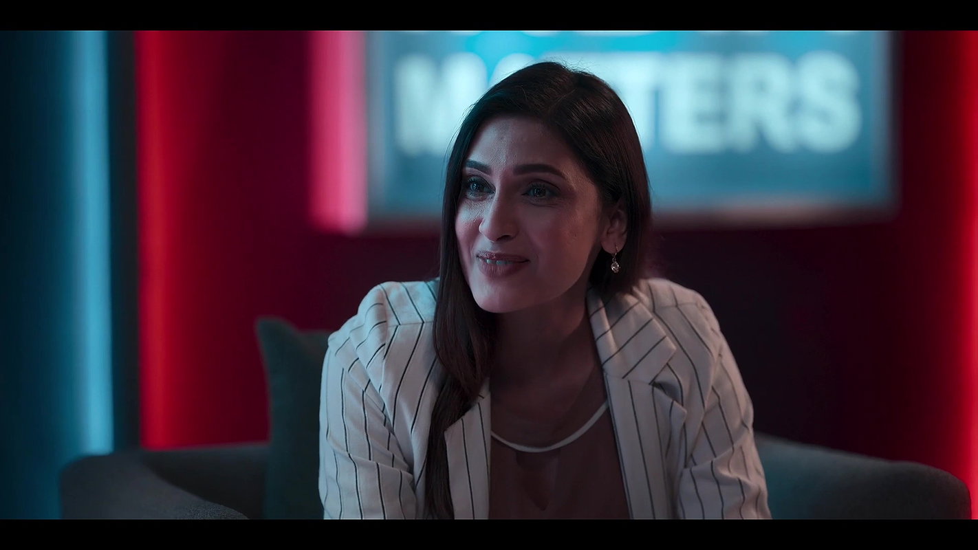 MILF Kajol Horny LipLock Big Busty Milk Tanker Boobs Exposing Cleavage-Trial S2-4K 2