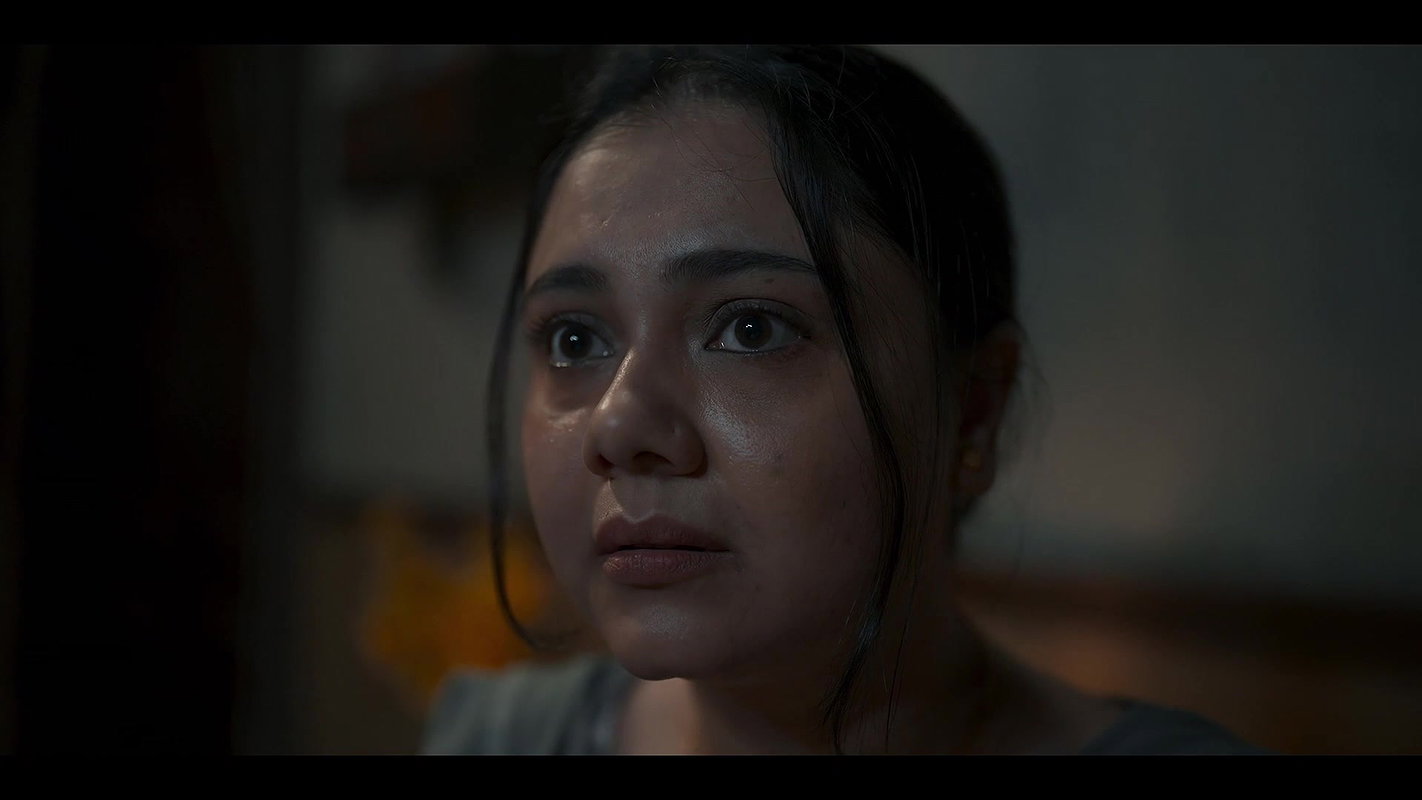 MILF Kajol Horny LipLock Big Busty Milk Tanker Boobs Exposing Cleavage-Trial S2-4K 4