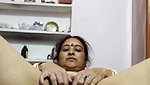 Hot indian milf aunty showing and fingring with hot expression