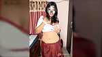 Horny Girl in saree showing her deep cleavage