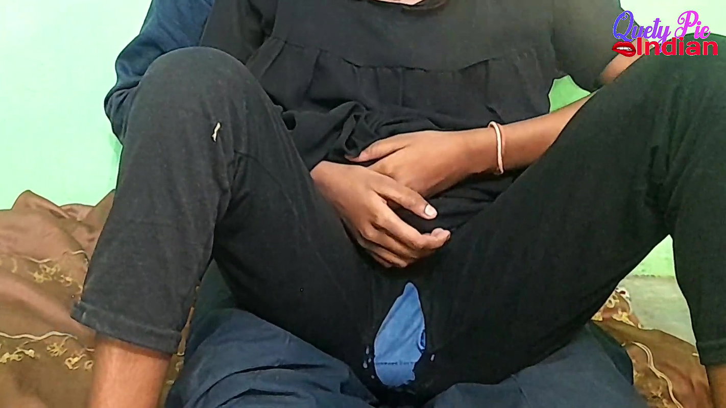 18 Year Old Desi Indian Student First Time Show Boobs and Pussy