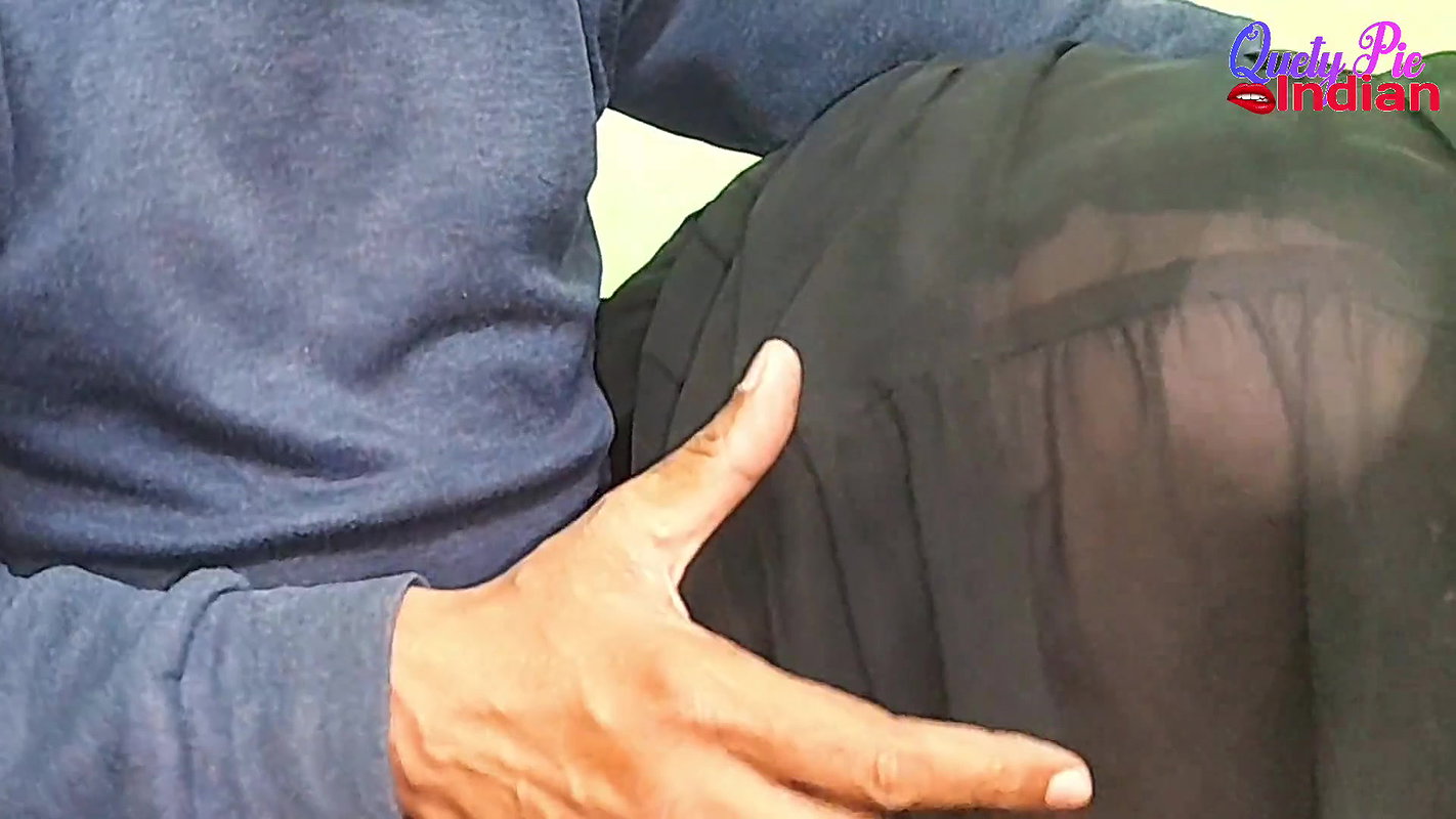18 Year Old Desi Indian Student First Time Show Boobs and Pussy