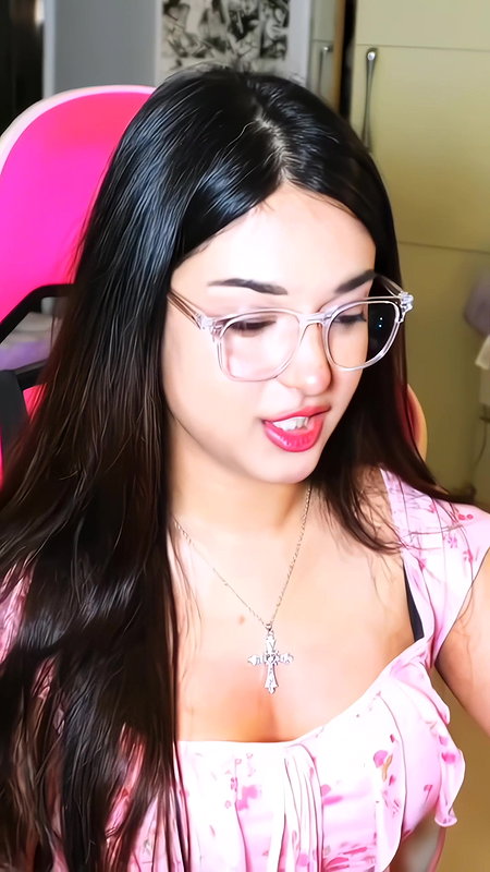 MIZO NERDY BEAUTY SHOW HER CUTE CLEAVAGE HQ VIDEO 2