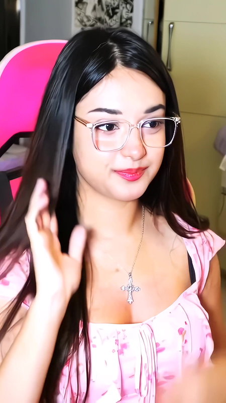 MIZO NERDY BEAUTY SHOW HER CUTE CLEAVAGE HQ VIDEO 2