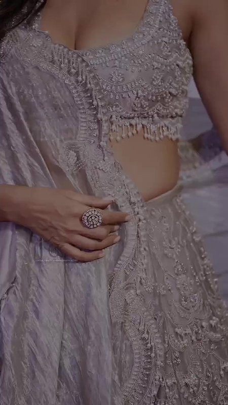 CHITRANGADA HOTTIE JUICY DEEP CLEAVAGE DELIBERATE EXPOSE 2