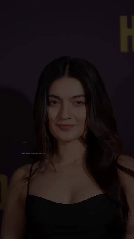PRATIBHA SEXY CLEAVAGE MILKY BEAUTY BABE LOOKS AT EVENT 2