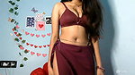 Horny Girl in sare seducing by her erotic moves2