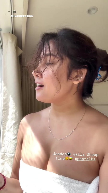 SOFIA ANSARI DAMN EROTIC SEXY AFTER BATH CLEAVAGE IN TOWEL TEASE 2