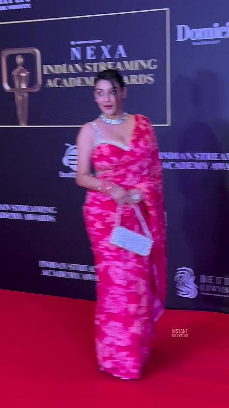 YAMINI MALHOTRA MASSIVE SEDUCTRESS BACKLESS AND FAPWORTHY IN SAREE  2