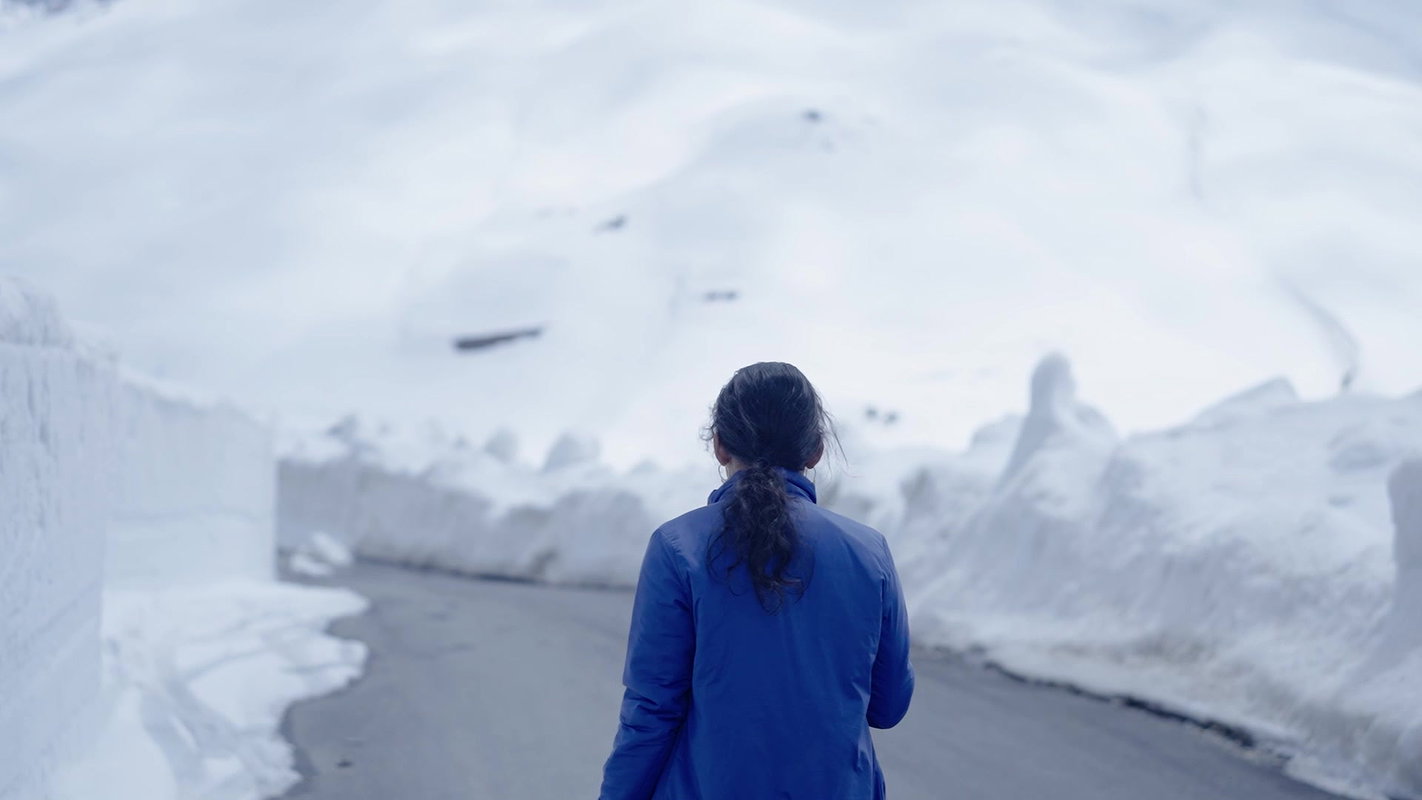 Resmi Nair Horny Strip and Take A Piss In the Snow ~ App Content3