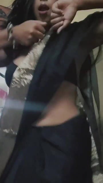 NEELAM SINGHA DESIRABLE BEAUTY WIFE MATERIAL SEXY IN BRA BLOUSE AND SAREE YUMM 2