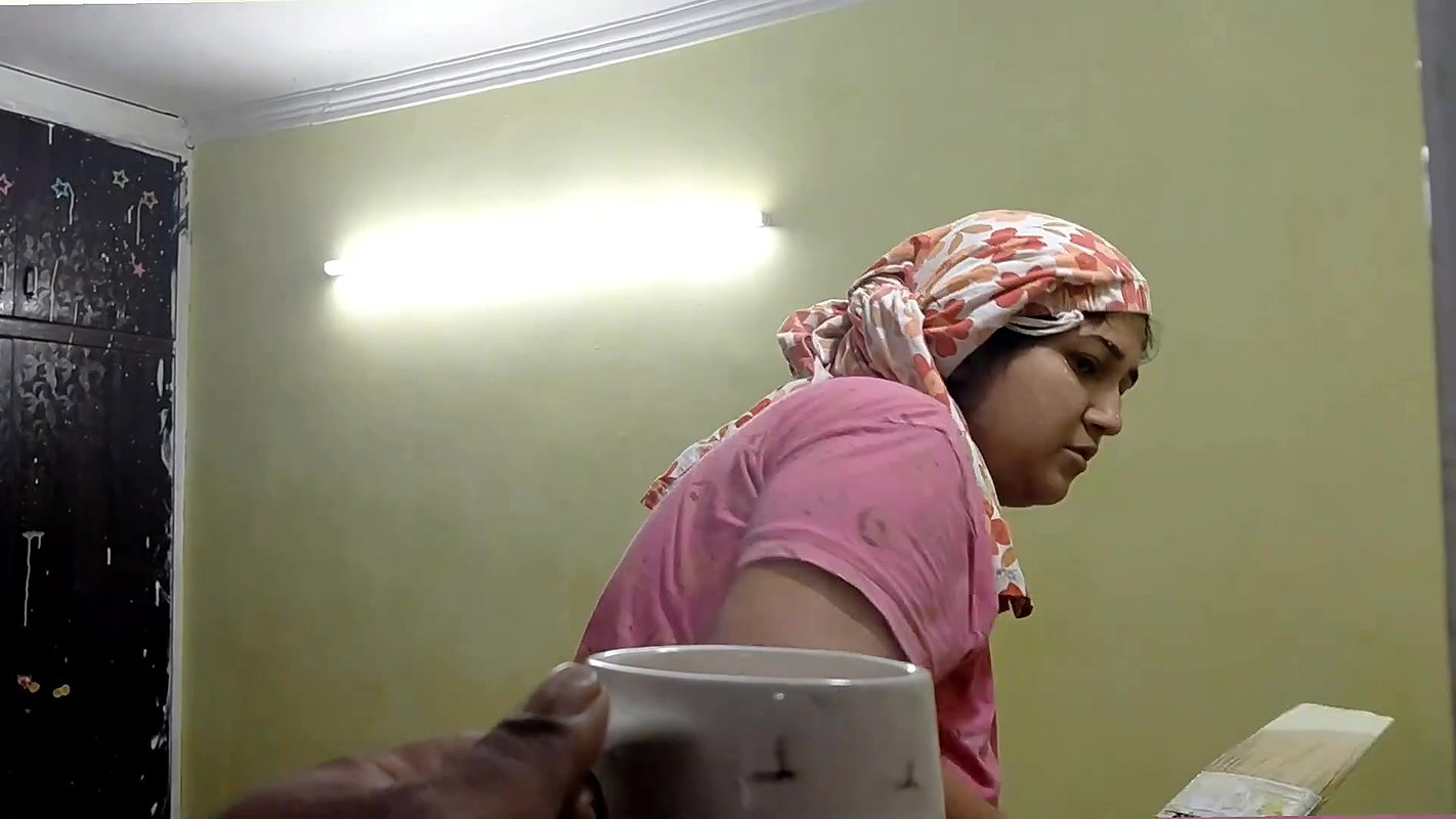 Fleshy Chubby Gujarathi Lady Huge braless breasts ,Big Ass in pink top and pant 2
