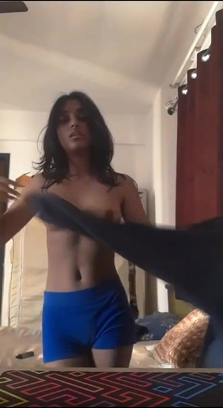 Slim girlfriend shy to showing her naked body to her boyfriend 2
