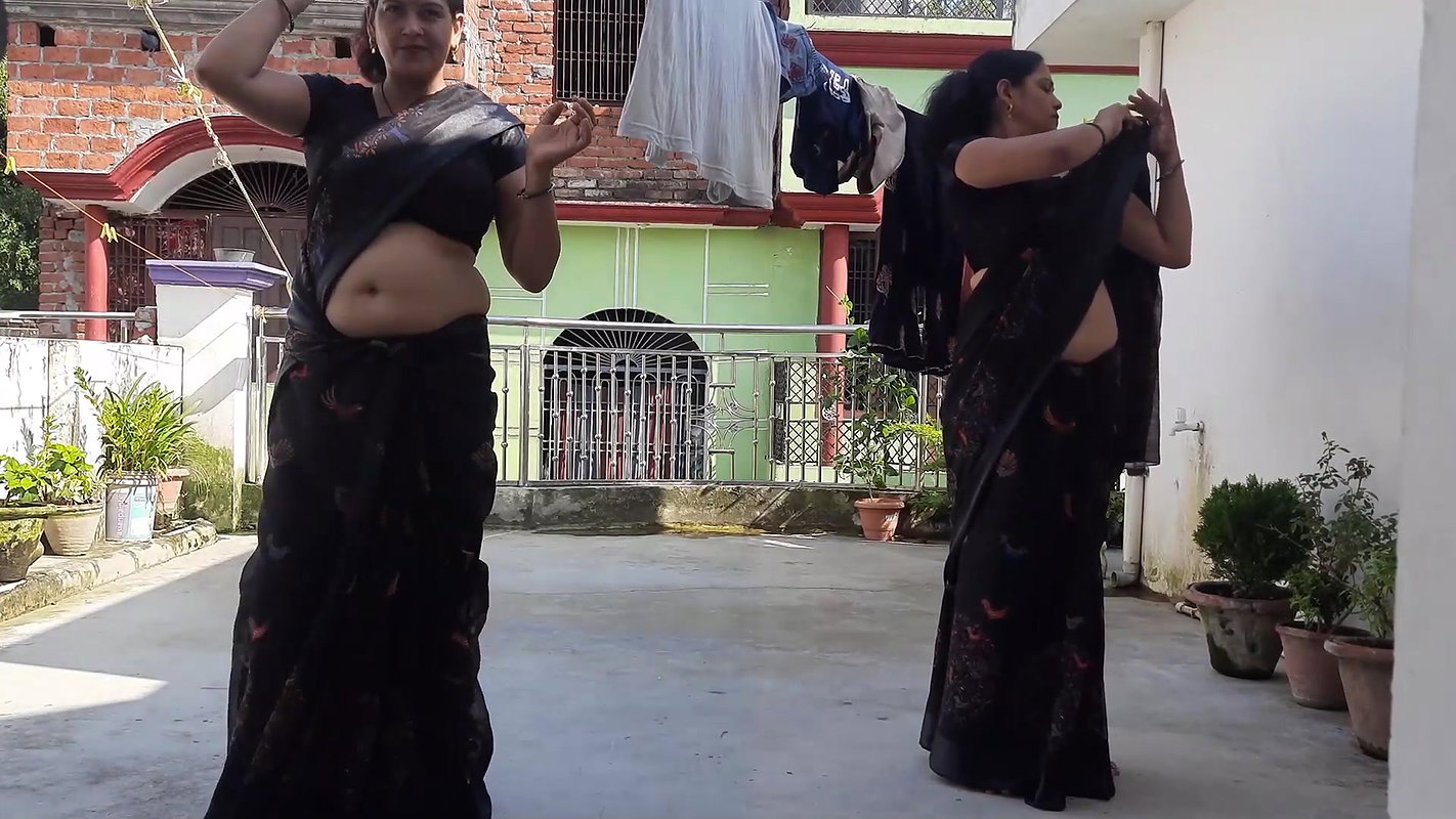 Hot fleshy desi homely lady deep wide navel and belly ,Big Boobs in red blouse 2