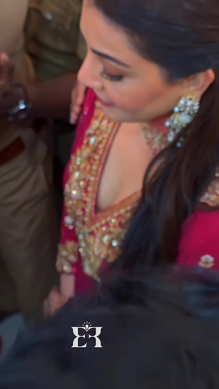 KAJAL SEXY DEEP CLEAVAGE TOP VIEW AT EVENT 2