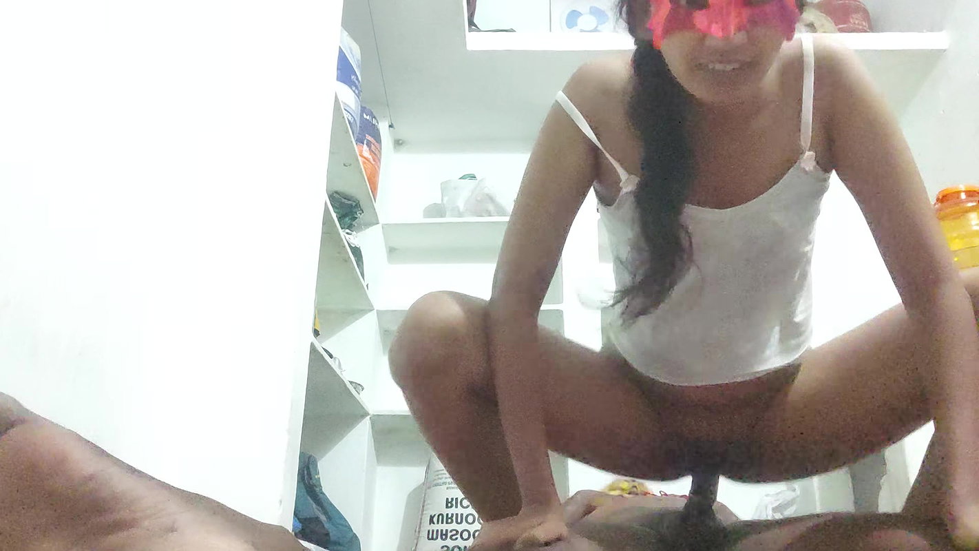 Desi college girl giving mind blowing blowjob to her boyfriend. Desi bitch girl fucked hard in a resort.