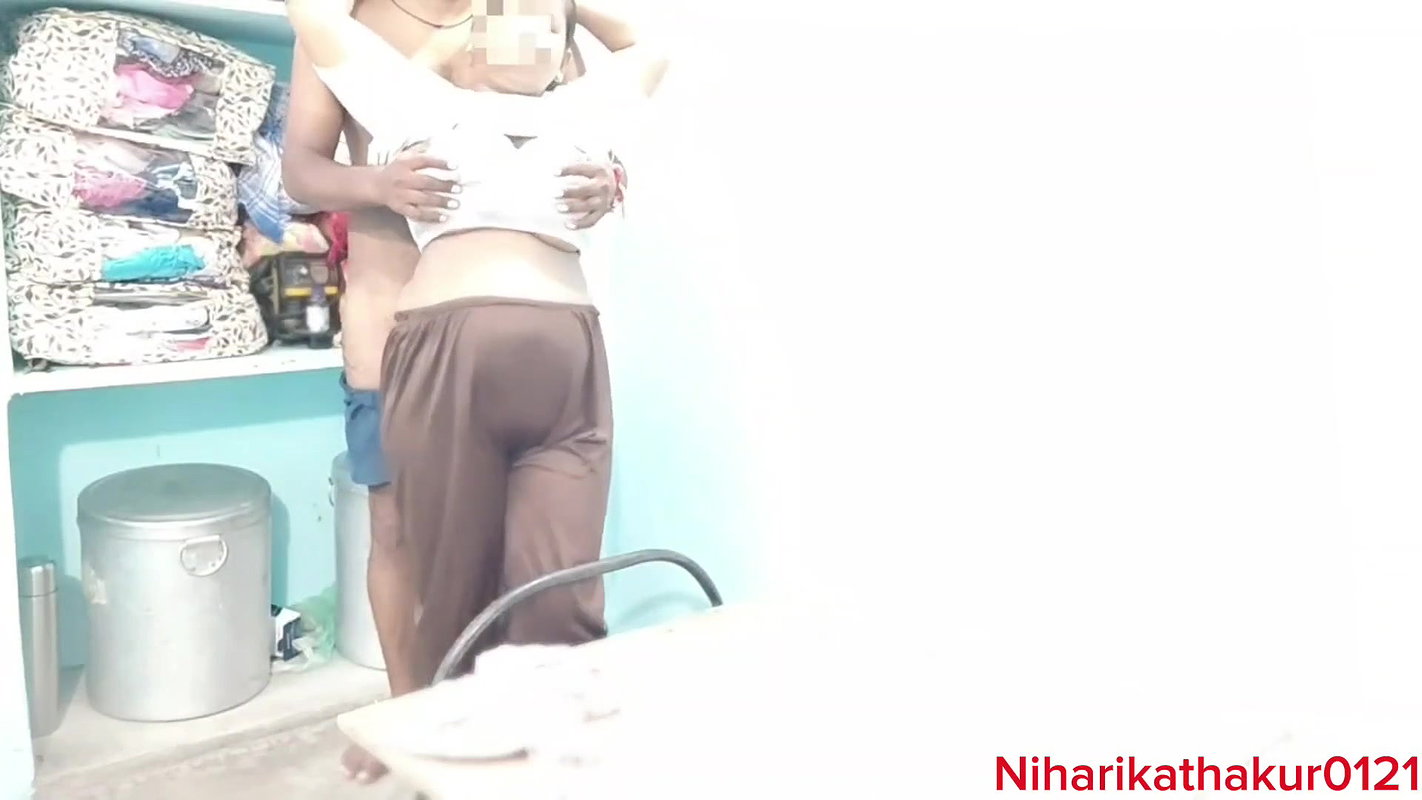 bhabhi ne lund hilaya or chusa uske baad chudai karwayi gaand par paani nikala sister-in-law handjob with blowjob after fuck in doggy style